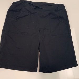 Zella Womens Shorts with side pockets, Black Medium